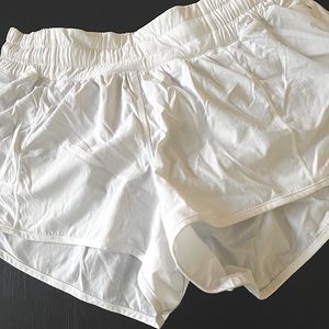 Lululemon LR Hotty Hot Short